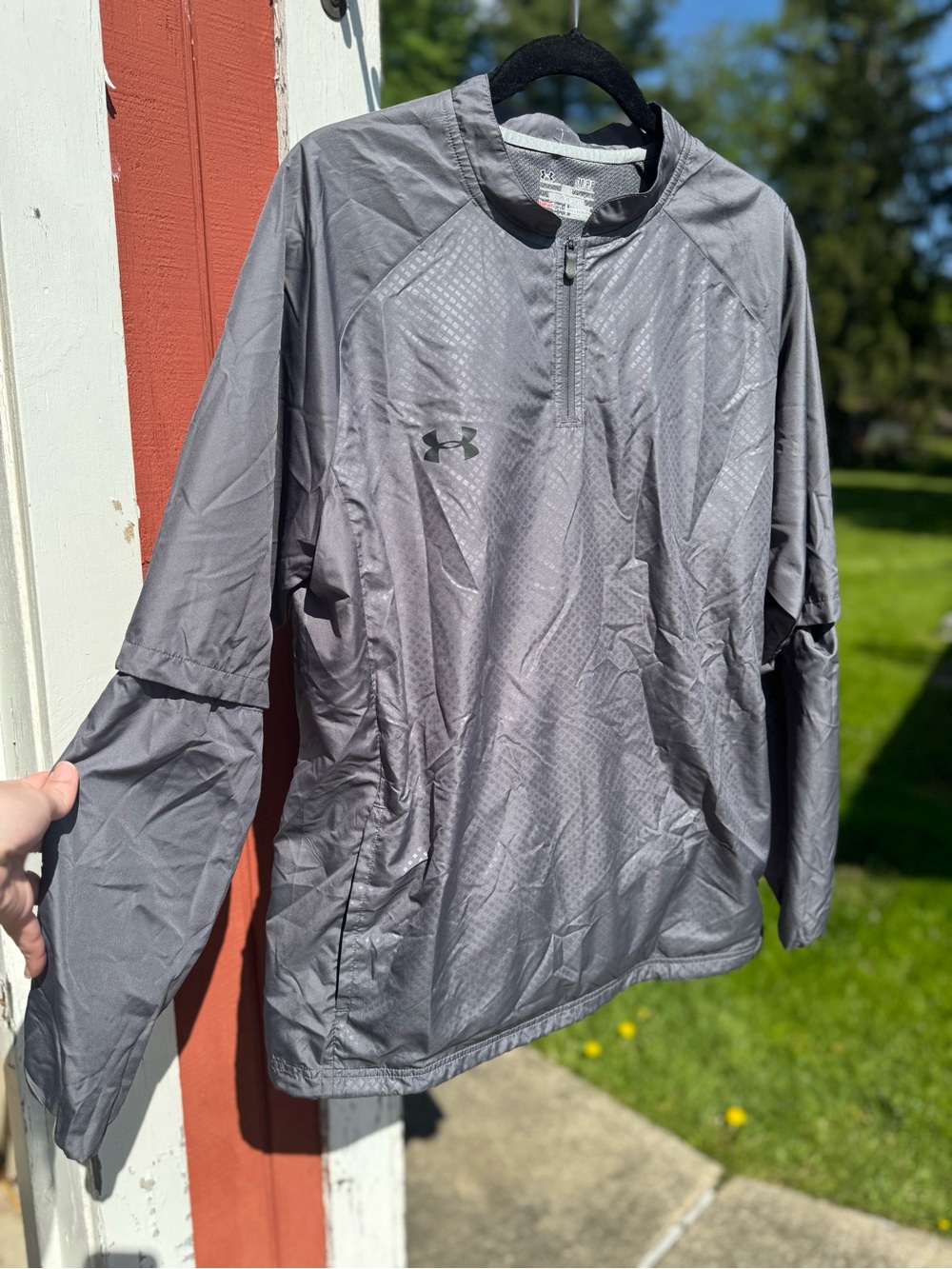 Under Armour HeatGear Gray Pullover Removable Sleeve Top Men’s Small